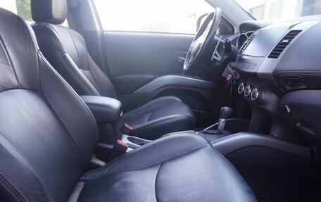 Mitsubishi Outlander III рестайлинг 3, 2010 год, 1 000 000 рублей, 11 фотография