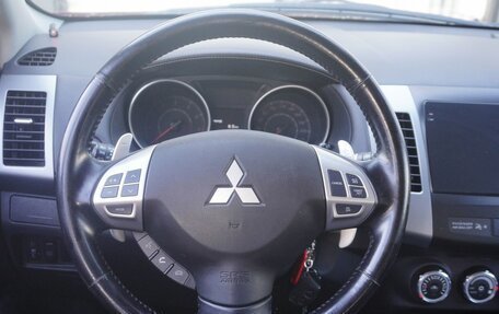 Mitsubishi Outlander III рестайлинг 3, 2010 год, 1 000 000 рублей, 14 фотография