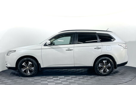 Mitsubishi Outlander III рестайлинг 3, 2013 год, 1 447 000 рублей, 8 фотография