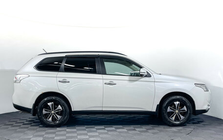 Mitsubishi Outlander III рестайлинг 3, 2013 год, 1 447 000 рублей, 4 фотография
