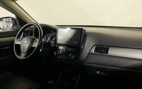 Mitsubishi Outlander III рестайлинг 3, 2013 год, 1 447 000 рублей, 9 фотография