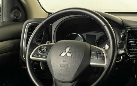 Mitsubishi Outlander III рестайлинг 3, 2013 год, 1 447 000 рублей, 14 фотография