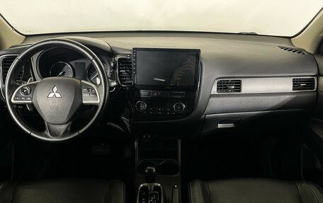 Mitsubishi Outlander III рестайлинг 3, 2013 год, 1 447 000 рублей, 12 фотография