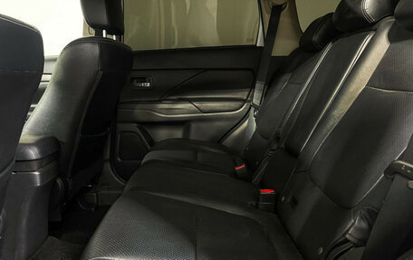 Mitsubishi Outlander III рестайлинг 3, 2013 год, 1 447 000 рублей, 10 фотография