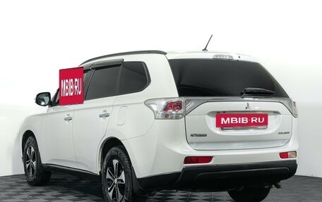 Mitsubishi Outlander III рестайлинг 3, 2013 год, 1 447 000 рублей, 7 фотография