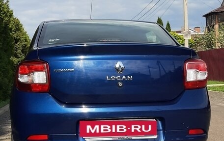 Renault Logan II, 2017 год, 860 000 рублей, 6 фотография