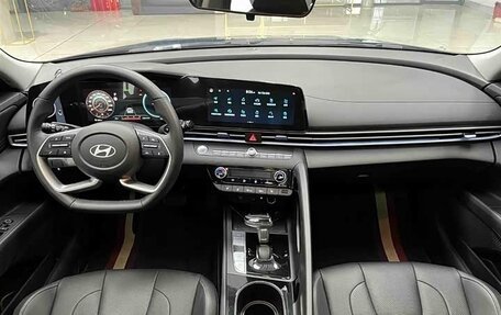 Hyundai Elantra, 2023 год, 7 фотография