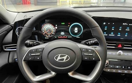 Hyundai Elantra, 2023 год, 14 фотография