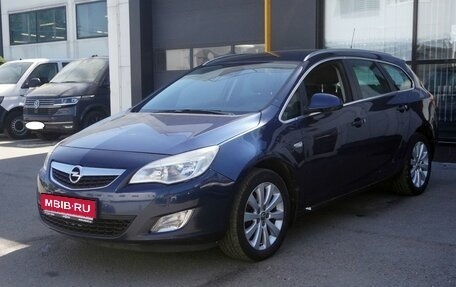 Opel Astra J, 2011 год, 813 000 рублей, 1 фотография
