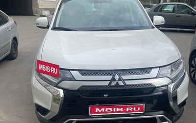 Mitsubishi Outlander III рестайлинг 3, 2019 год, 2 200 000 рублей, 1 фотография