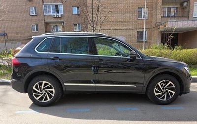 Volkswagen Tiguan II, 2018 год, 2 380 000 рублей, 1 фотография