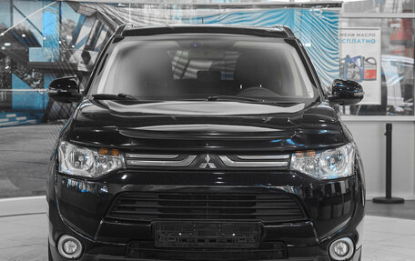 Mitsubishi Outlander III рестайлинг 3, 2013 год, 1 249 000 рублей, 2 фотография