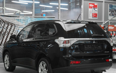 Mitsubishi Outlander III рестайлинг 3, 2013 год, 1 249 000 рублей, 4 фотография