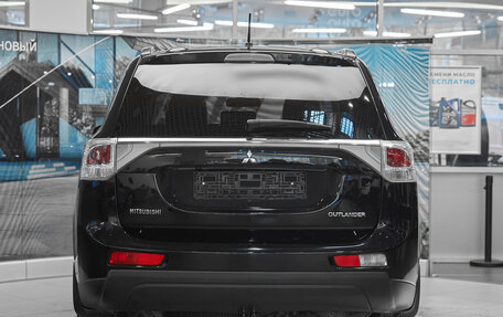 Mitsubishi Outlander III рестайлинг 3, 2013 год, 1 249 000 рублей, 5 фотография