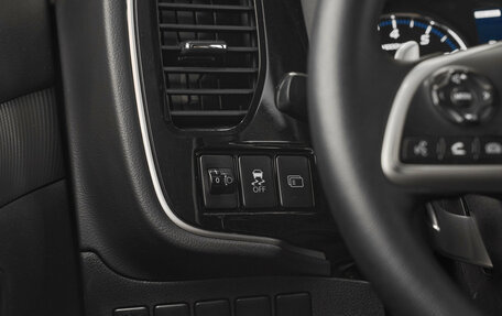 Mitsubishi Outlander III рестайлинг 3, 2013 год, 1 249 000 рублей, 12 фотография