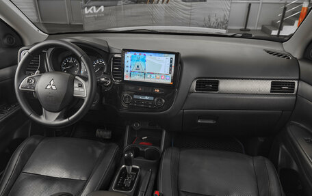 Mitsubishi Outlander III рестайлинг 3, 2013 год, 1 249 000 рублей, 9 фотография