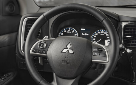 Mitsubishi Outlander III рестайлинг 3, 2013 год, 1 249 000 рублей, 10 фотография