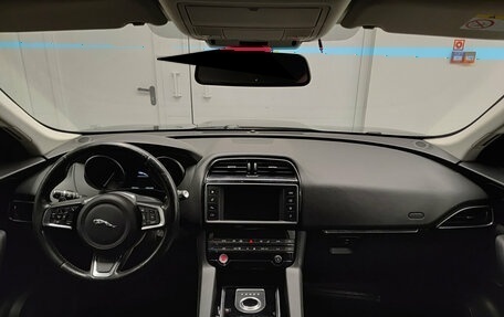 Jaguar F-Pace, 2017 год, 2 699 000 рублей, 17 фотография