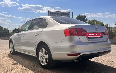 Volkswagen Jetta VI, 2013 год, 1 300 000 рублей, 4 фотография