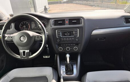 Volkswagen Jetta VI, 2013 год, 1 300 000 рублей, 16 фотография