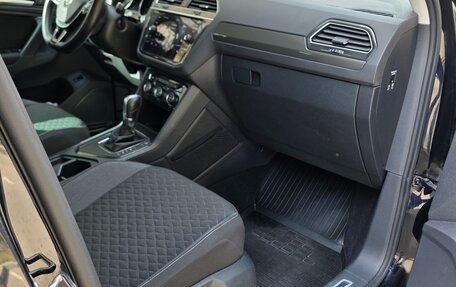 Volkswagen Tiguan II, 2018 год, 2 380 000 рублей, 16 фотография