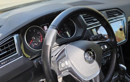 Volkswagen Tiguan II, 2018 год, 2 380 000 рублей, 17 фотография