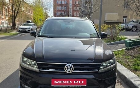 Volkswagen Tiguan II, 2018 год, 2 380 000 рублей, 7 фотография