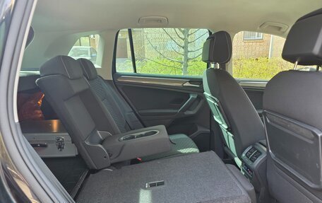 Volkswagen Tiguan II, 2018 год, 2 380 000 рублей, 23 фотография