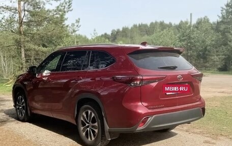 Toyota Highlander, 2021 год, 4 280 000 рублей, 3 фотография