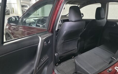 Toyota RAV4, 2017 год, 2 200 000 рублей, 15 фотография