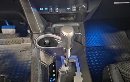 Toyota RAV4, 2017 год, 2 200 000 рублей, 21 фотография