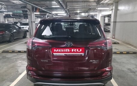 Toyota RAV4, 2017 год, 2 200 000 рублей, 6 фотография