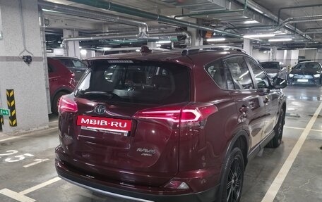 Toyota RAV4, 2017 год, 2 200 000 рублей, 10 фотография
