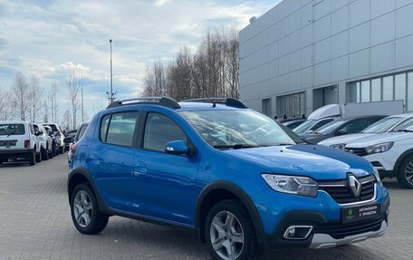 Renault Sandero II рестайлинг, 2021 год, 1 400 000 рублей, 2 фотография