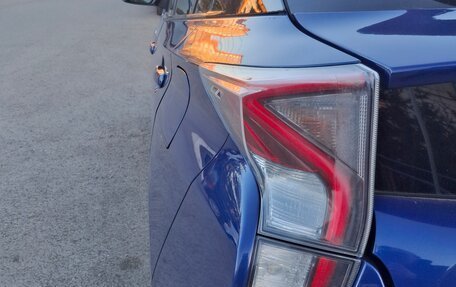 Toyota Prius IV XW50, 2016 год, 1 600 000 рублей, 6 фотография