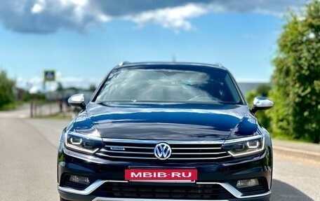 Volkswagen Passat B8 рестайлинг, 2018 год, 2 800 000 рублей, 2 фотография