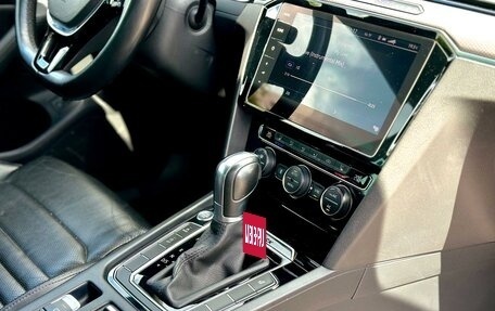 Volkswagen Passat B8 рестайлинг, 2018 год, 2 800 000 рублей, 16 фотография