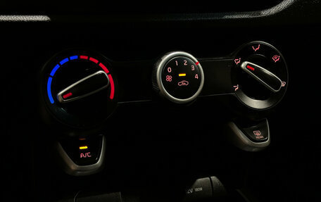 KIA Rio IV, 2018 год, 899 000 рублей, 12 фотография