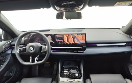 BMW 5 серия, 2025 год, 12 700 000 рублей, 11 фотография