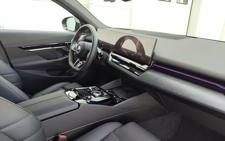BMW 5 серия, 2025 год, 12 700 000 рублей, 14 фотография