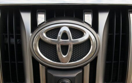 Toyota Land Cruiser Prado 150 рестайлинг 2, 2011 год, 2 499 000 рублей, 8 фотография