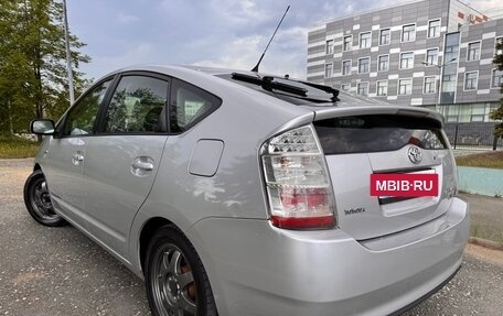 Toyota Prius, 2008 год, 850 000 рублей, 11 фотография