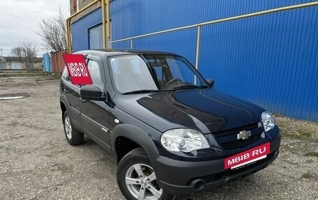 Chevrolet Niva I рестайлинг, 2013 год, 700 000 рублей, 3 фотография
