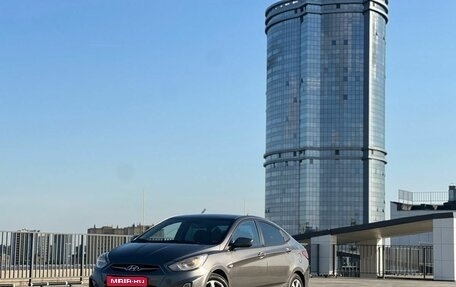 Hyundai Solaris II рестайлинг, 2011 год, 659 008 рублей, 1 фотография