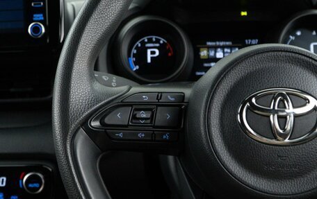 Toyota Yaris, 2021 год, 1 249 999 рублей, 11 фотография