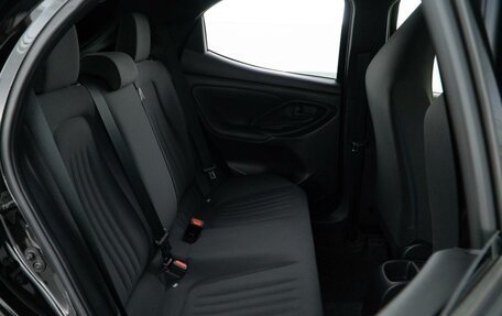 Toyota Yaris, 2021 год, 1 249 999 рублей, 9 фотография