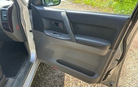 Mitsubishi Pajero III рестайлинг, 2001 год, 1 200 000 рублей, 31 фотография
