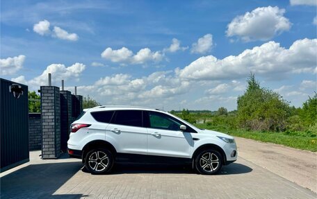 Ford Kuga III, 2018 год, 1 730 000 рублей, 2 фотография