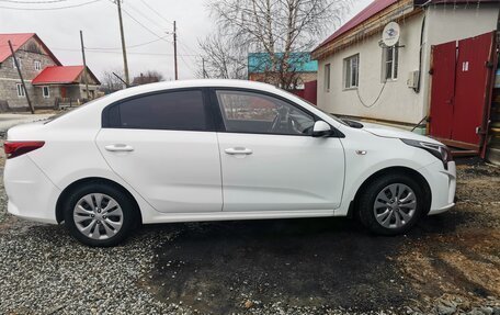 KIA Rio IV, 2020 год, 1 550 000 рублей, 3 фотография