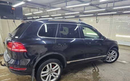 Volkswagen Touareg III, 2012 год, 1 850 000 рублей, 3 фотография